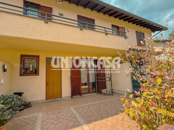 casa indipendente in vendita a Carimate
