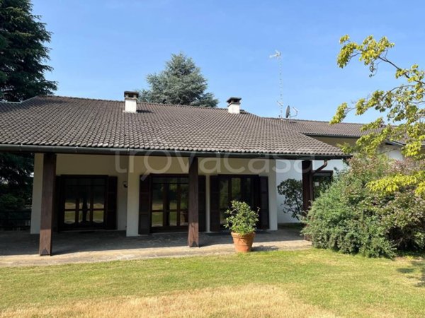 casa indipendente in vendita a Carimate