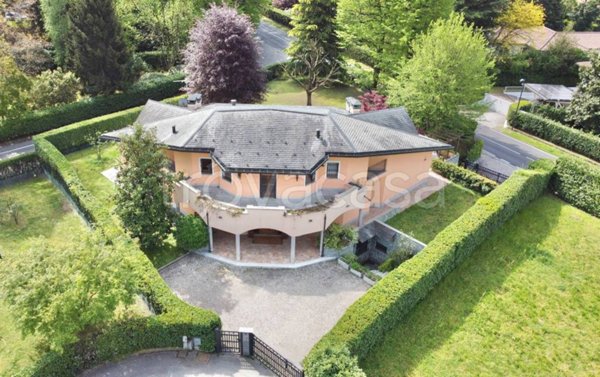 casa indipendente in vendita a Carimate