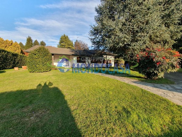 casa indipendente in vendita a Carimate