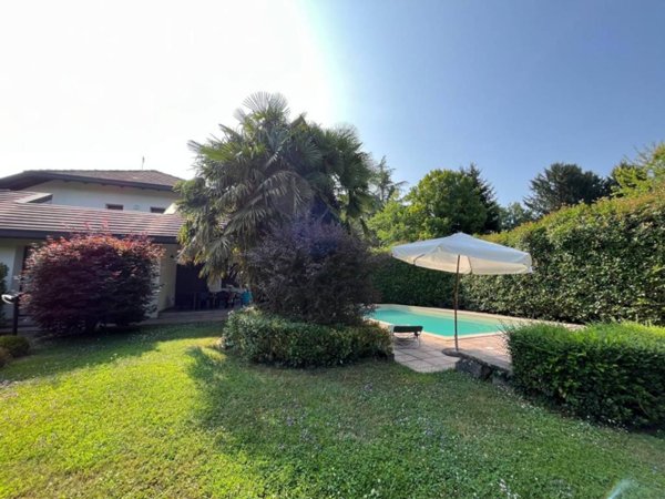 casa indipendente in vendita a Carimate