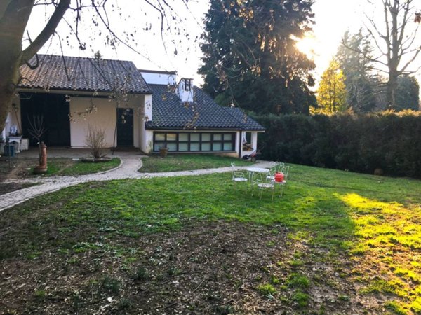 casa indipendente in vendita a Carimate