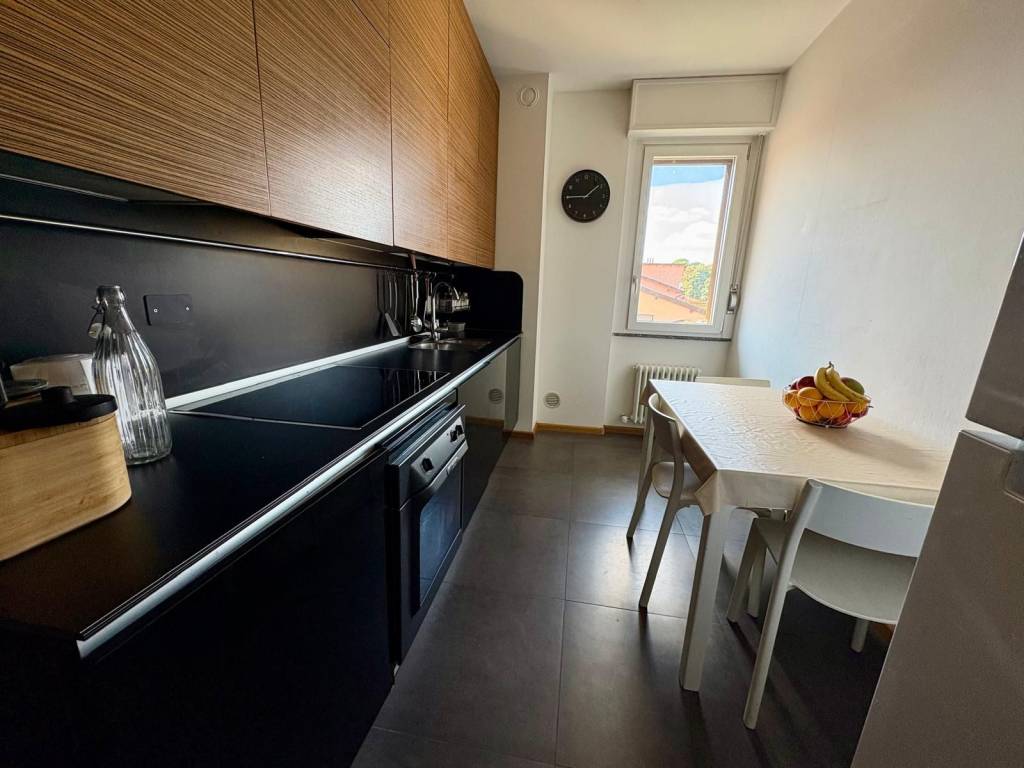 appartamento in vendita a Carimate in zona Montesolaro