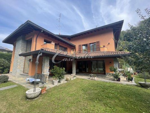 casa indipendente in vendita a Carimate
