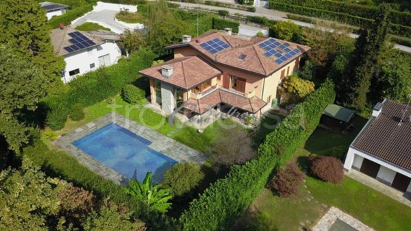 casa indipendente in vendita a Carimate
