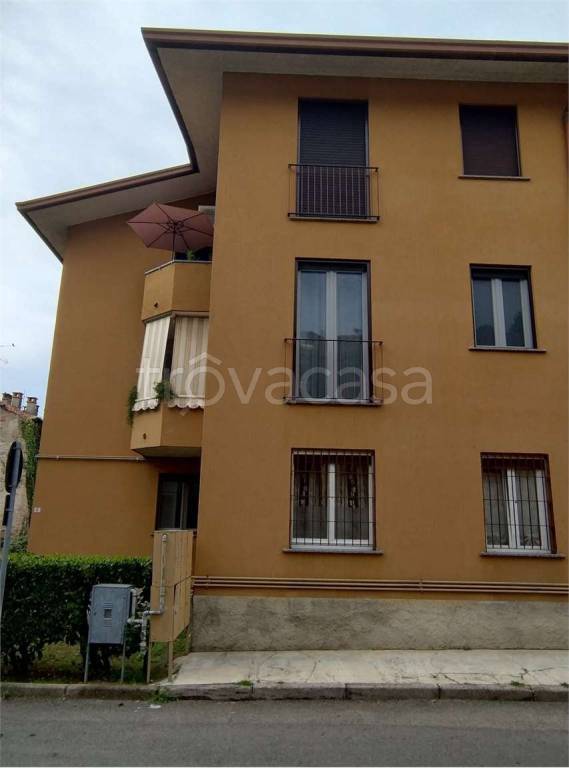 appartamento in vendita a Carimate in zona Montesolaro
