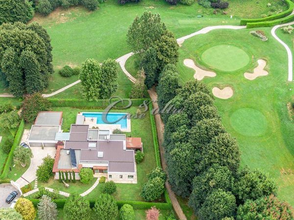 casa indipendente in vendita a Carimate