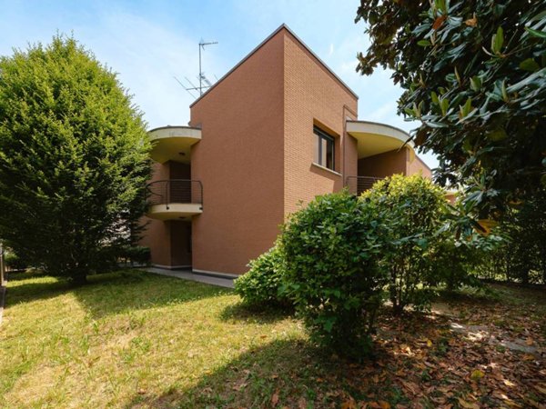 casa indipendente in vendita a Carimate in zona Montesolaro