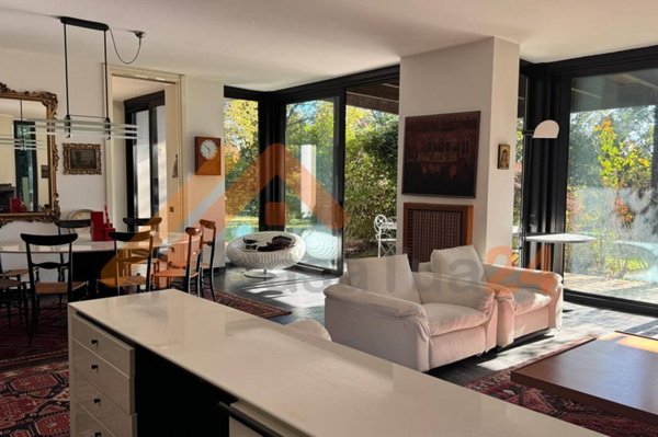 casa indipendente in vendita a Carimate