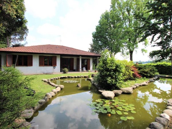 casa indipendente in vendita a Carimate
