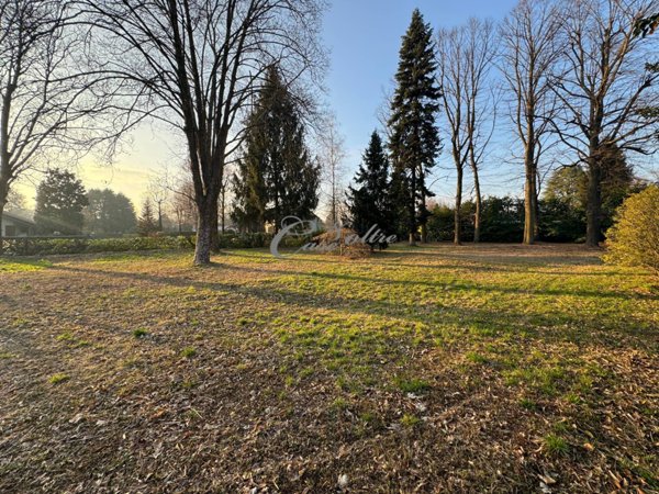 villa in vendita a Carimate