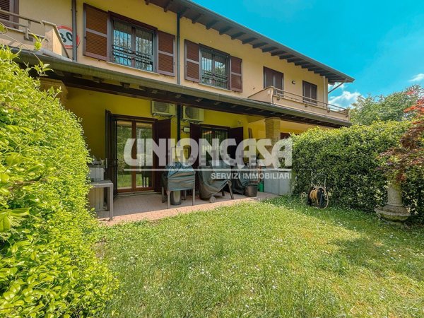 casa indipendente in vendita a Carimate