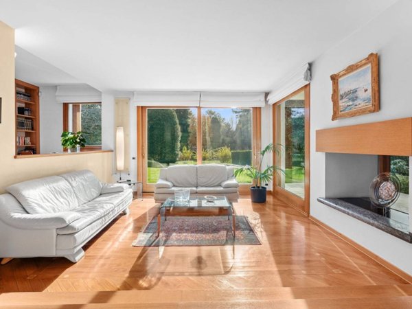 casa indipendente in vendita a Carimate