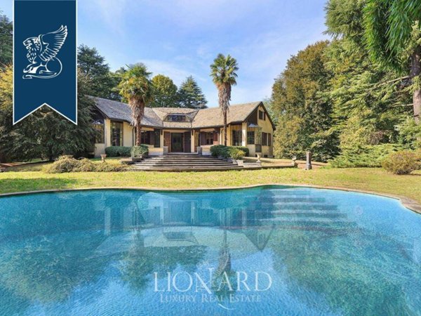 villa in vendita a Carimate