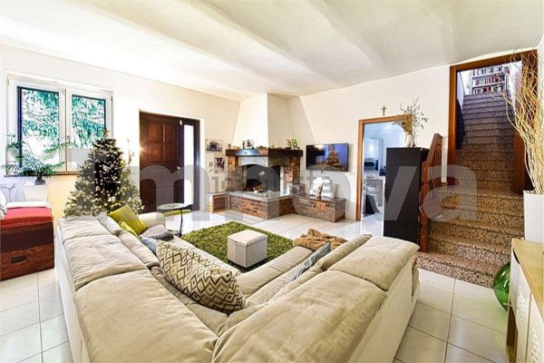 casa indipendente in vendita a Carimate