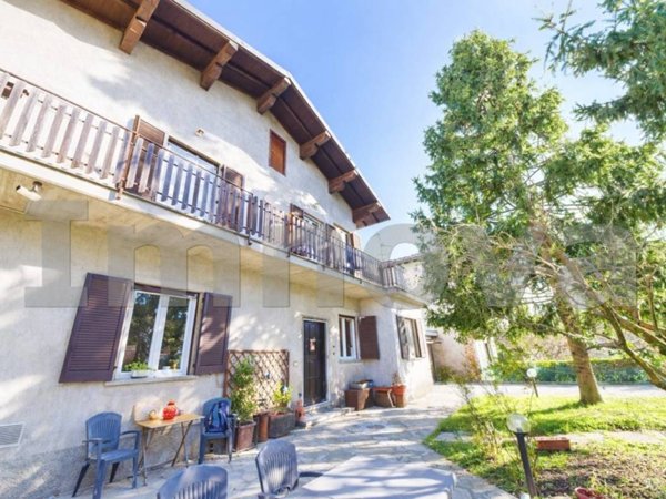 casa indipendente in vendita a Carimate in zona Cascina Valle