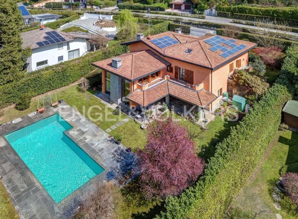 casa indipendente in vendita a Carimate