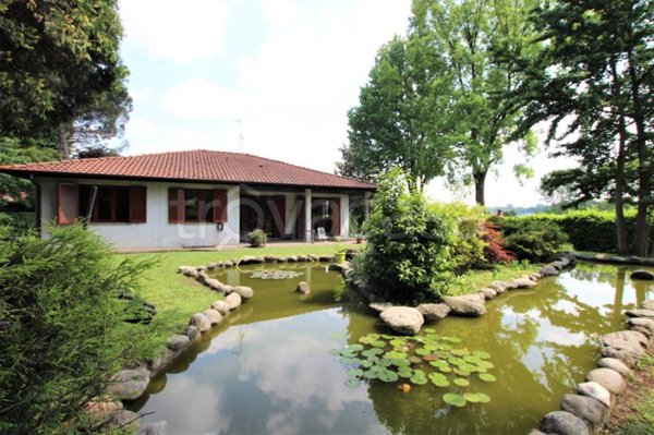 casa indipendente in vendita a Carimate