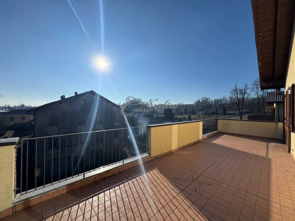appartamento in vendita a Carimate in zona Cascina Valle