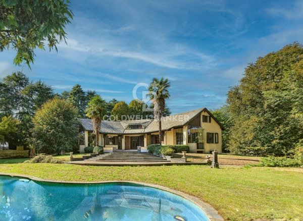 villa in vendita a Carimate