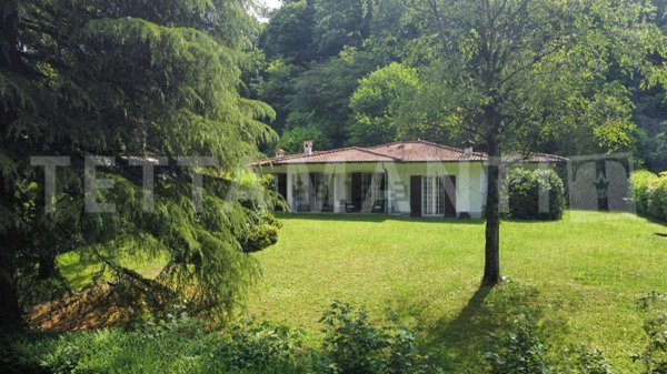 casa indipendente in vendita a Carimate