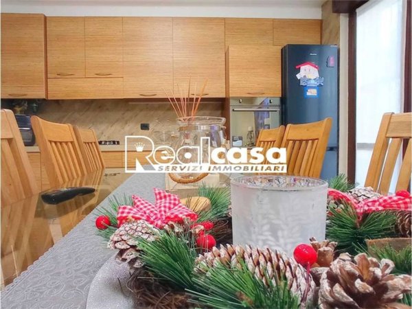 appartamento in vendita a Carimate in zona Montesolaro