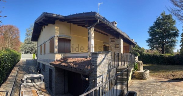 casa indipendente in vendita a Carimate