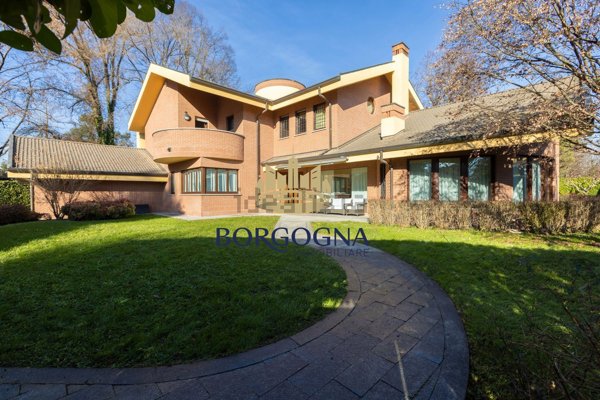 casa indipendente in vendita a Carimate