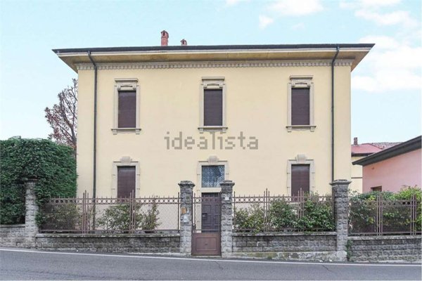 casa indipendente in vendita a Carimate
