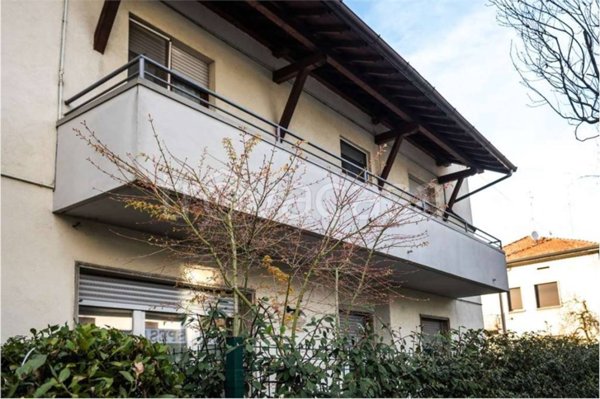 appartamento in vendita a Carimate in zona Montesolaro