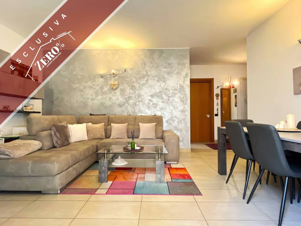 appartamento in vendita a Carimate in zona Montesolaro