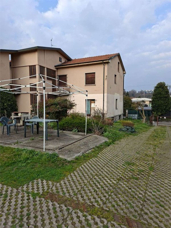 casa indipendente in vendita a Carimate