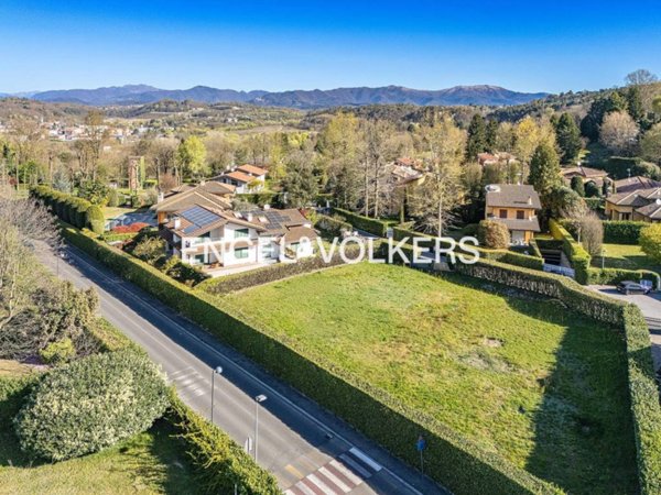 terreno edificabile in vendita a Carimate