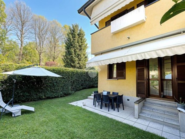 casa indipendente in vendita a Carimate
