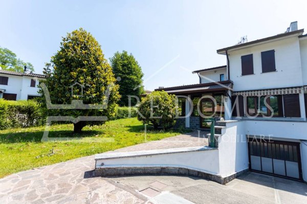 casa indipendente in vendita a Carimate in zona Stazione di Carimate