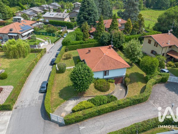 casa indipendente in vendita a Carimate in zona Stazione di Carimate