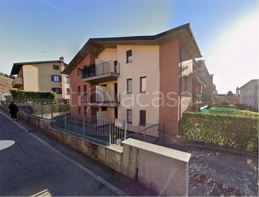 appartamento in vendita a Carimate in zona Montesolaro