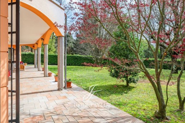 casa indipendente in vendita a Carimate