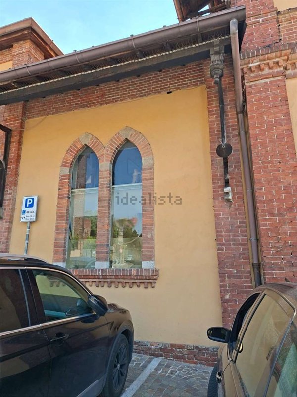 locale commerciale in vendita a Carimate