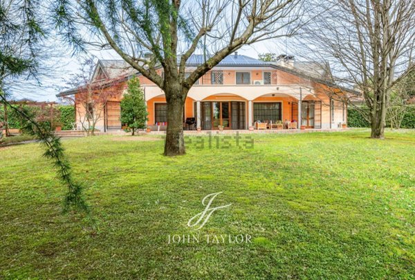 casa indipendente in vendita a Carimate