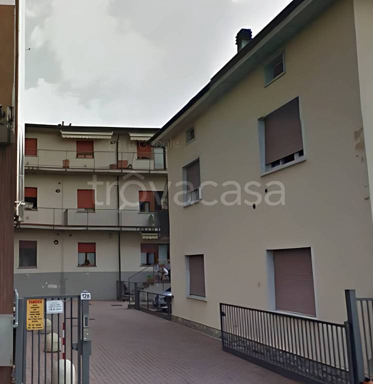 appartamento in vendita a Carimate in zona Montesolaro