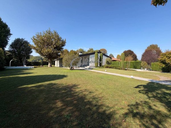 casa indipendente in vendita a Carimate