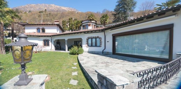 casa indipendente in vendita a Carlazzo