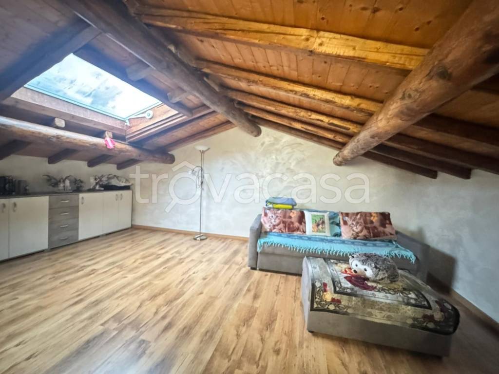 appartamento in vendita a Carlazzo