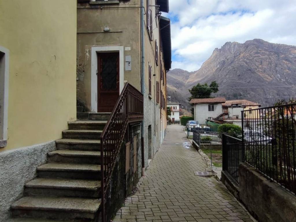 appartamento in vendita a Carlazzo