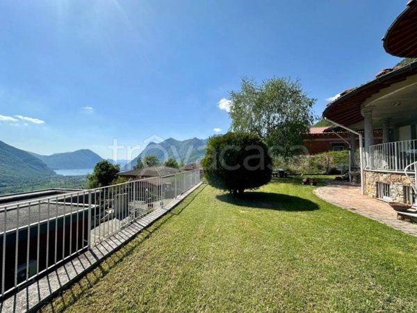 casa indipendente in vendita a Carlazzo