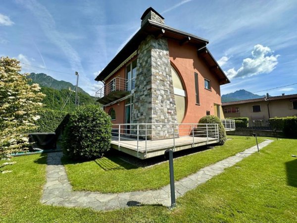 casa indipendente in vendita a Carlazzo