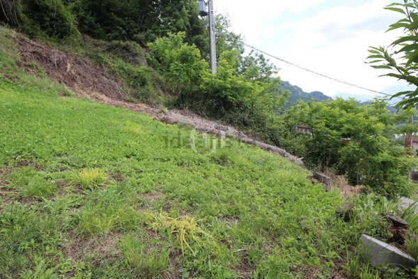 casa indipendente in vendita a Carlazzo