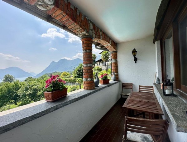 appartamento in vendita a Carlazzo