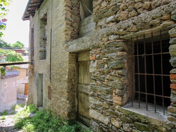 casa indipendente in vendita a Carlazzo